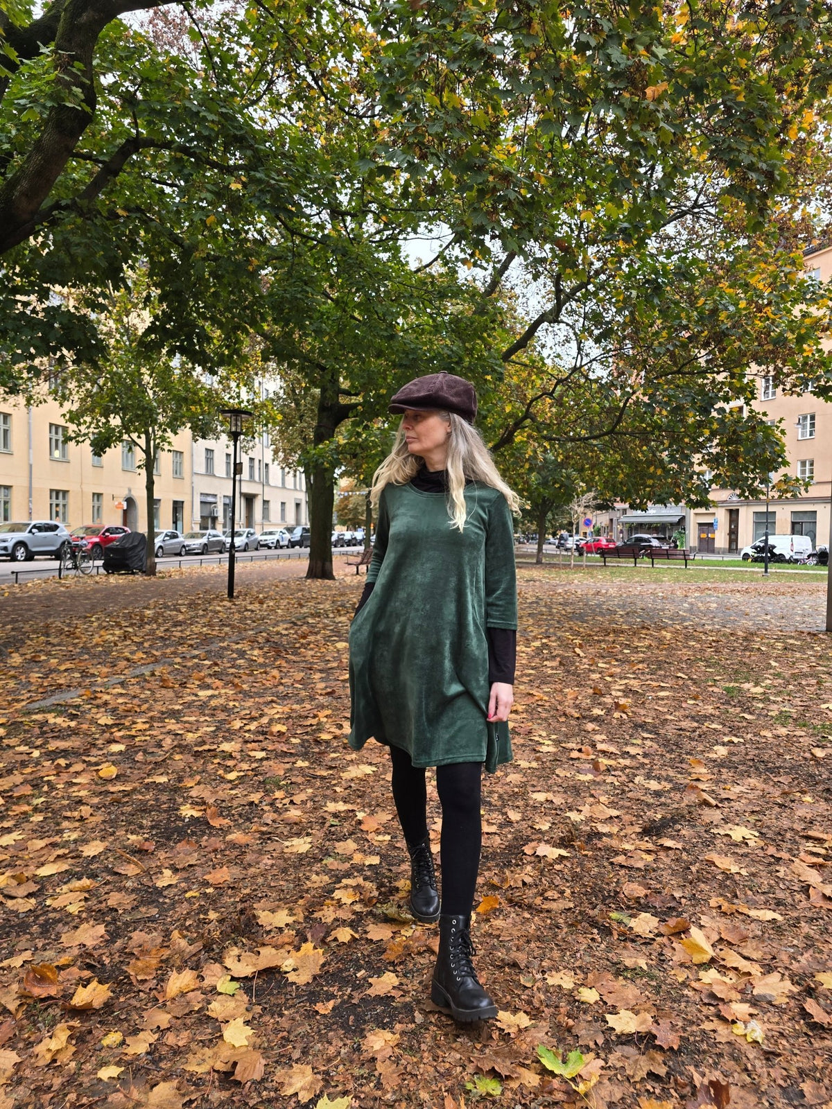 Velourklänning A-linje Grön | Rino Klänning i S från Rino Design Sthlm