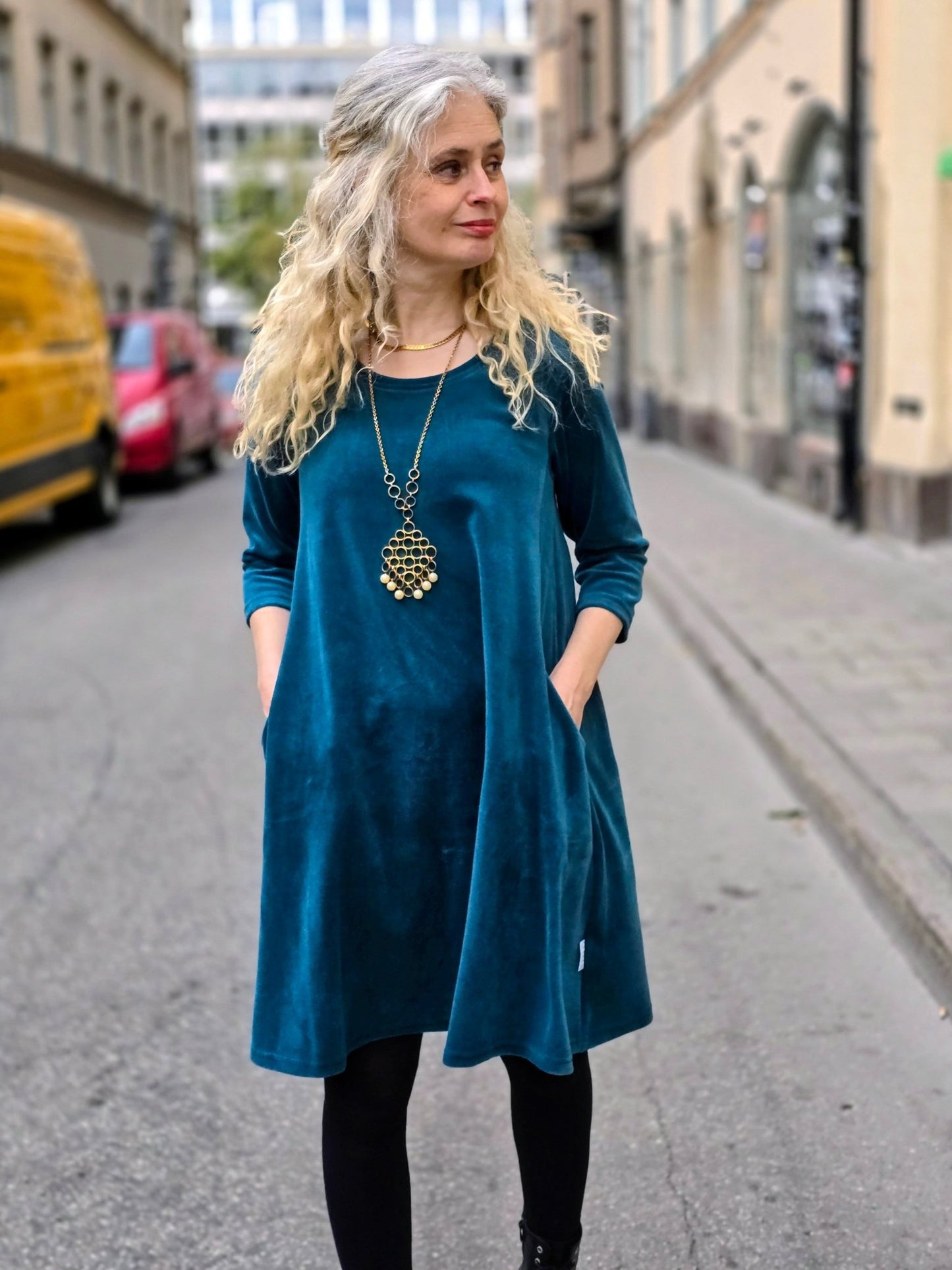 Velourklänning A - linjeklänning Petrol - Rino Design Sthlm