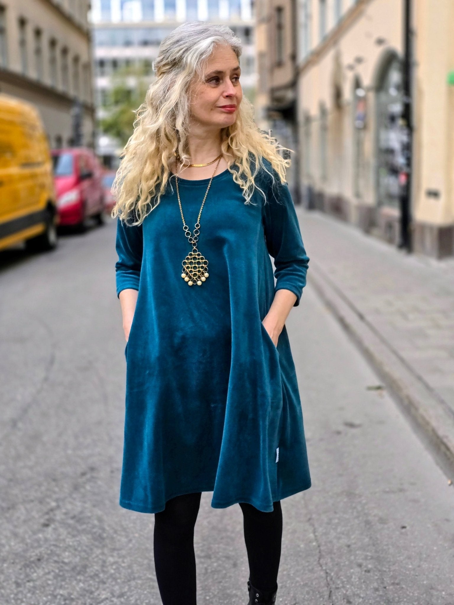 Velourklänning A - linjeklänning Petrol - Rino Design Sthlm