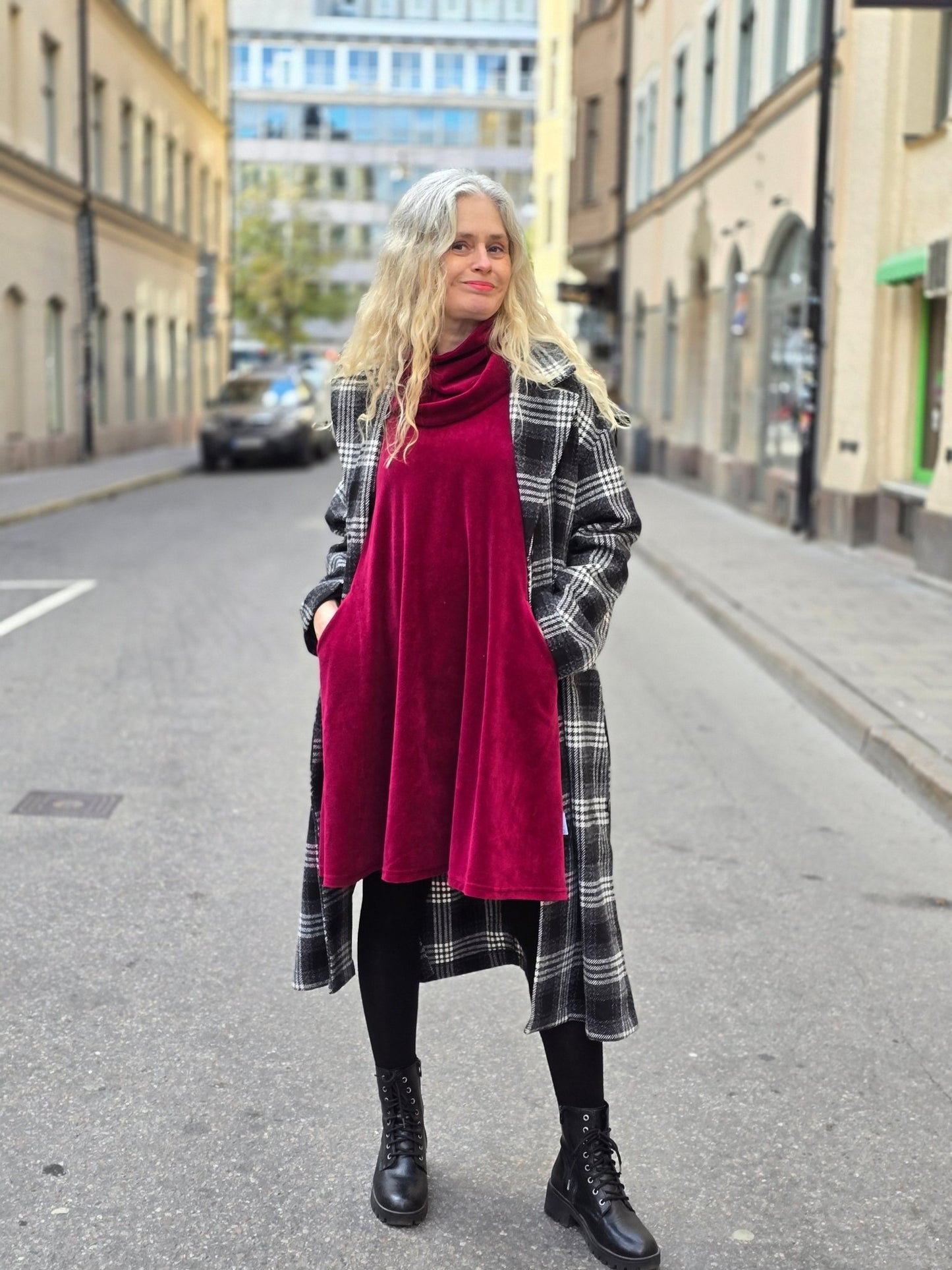 Velourklänning A - linjeklänning Vinröd - Rino Design Sthlm