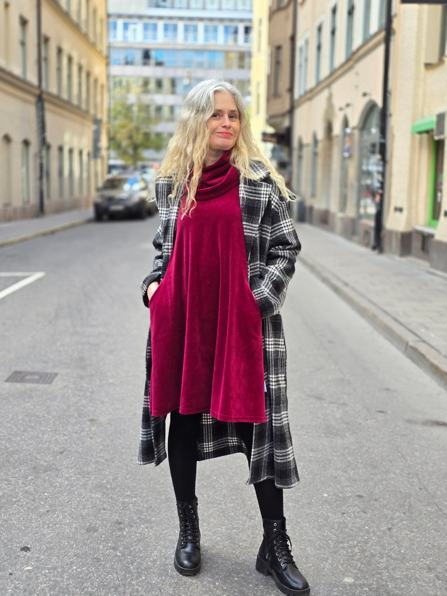 Velourklänning A - linjeklänning Vinröd - Rino Design Sthlm