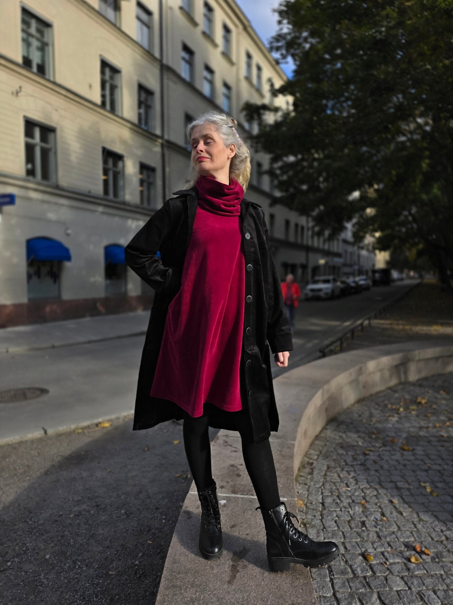 Velourklänning A - linjeklänning Vinröd - Rino Design Sthlm