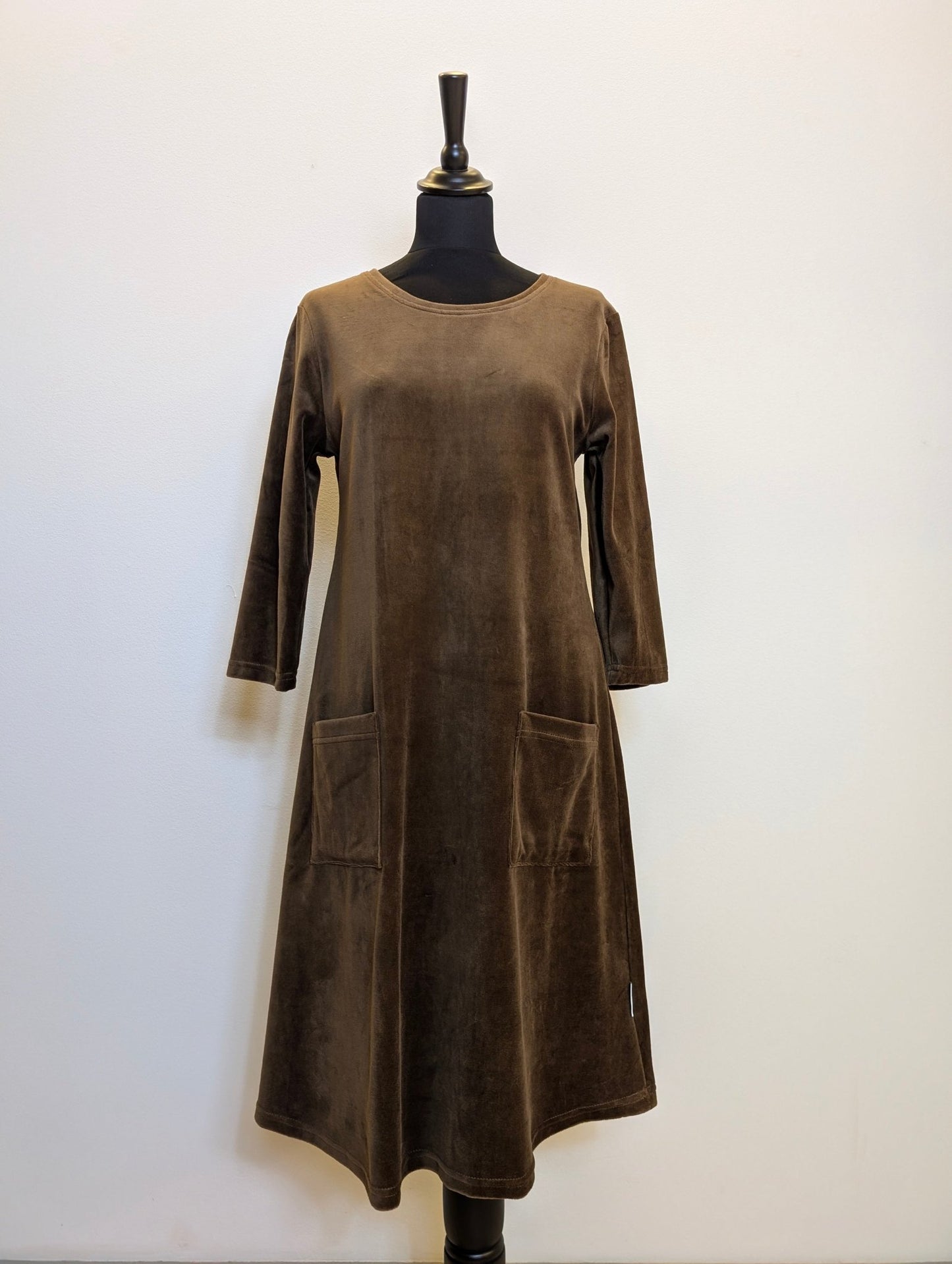 Velourklänning Kamomill Brun - Rino Design Sthlm