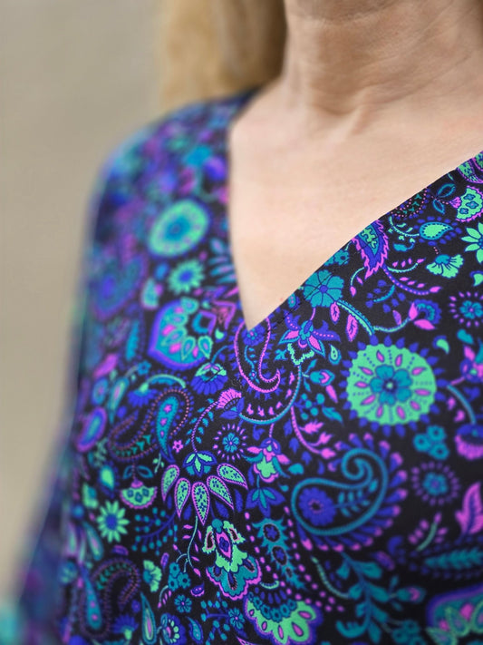 Viskosklänning Vera Fyrverkeri Ecovero - Rino Design Sthlm