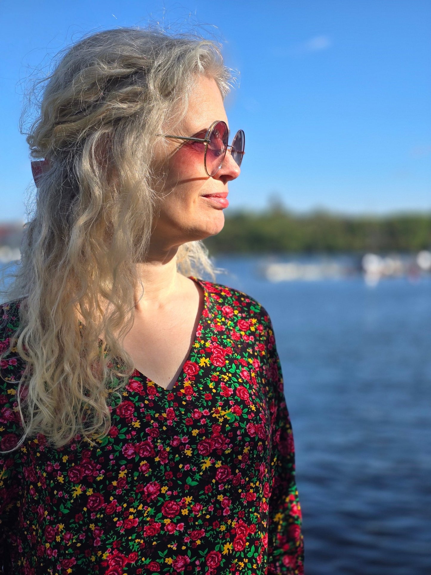 Viskosklänning Vera Små rosor - Rino Design Sthlm