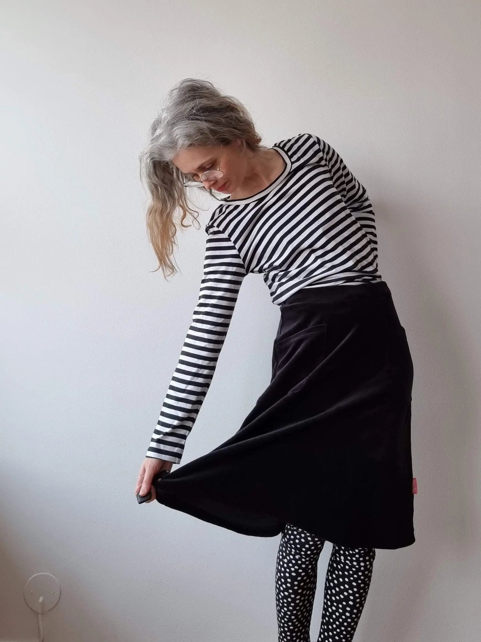 Velourkjol med fickor Svart - Rino Design Sthlm