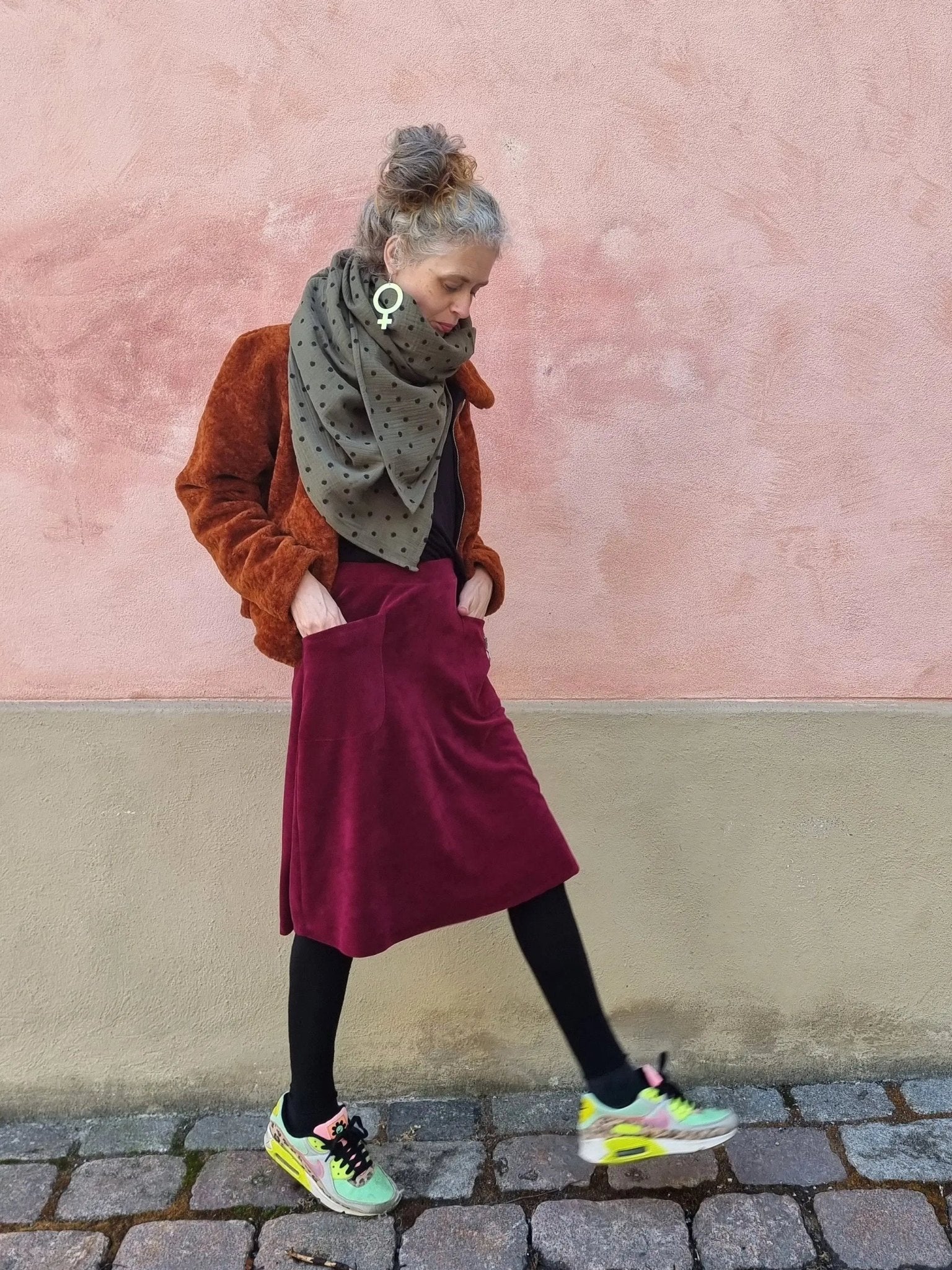 Velourkjol med fickor Vinröd - Rino Design Sthlm