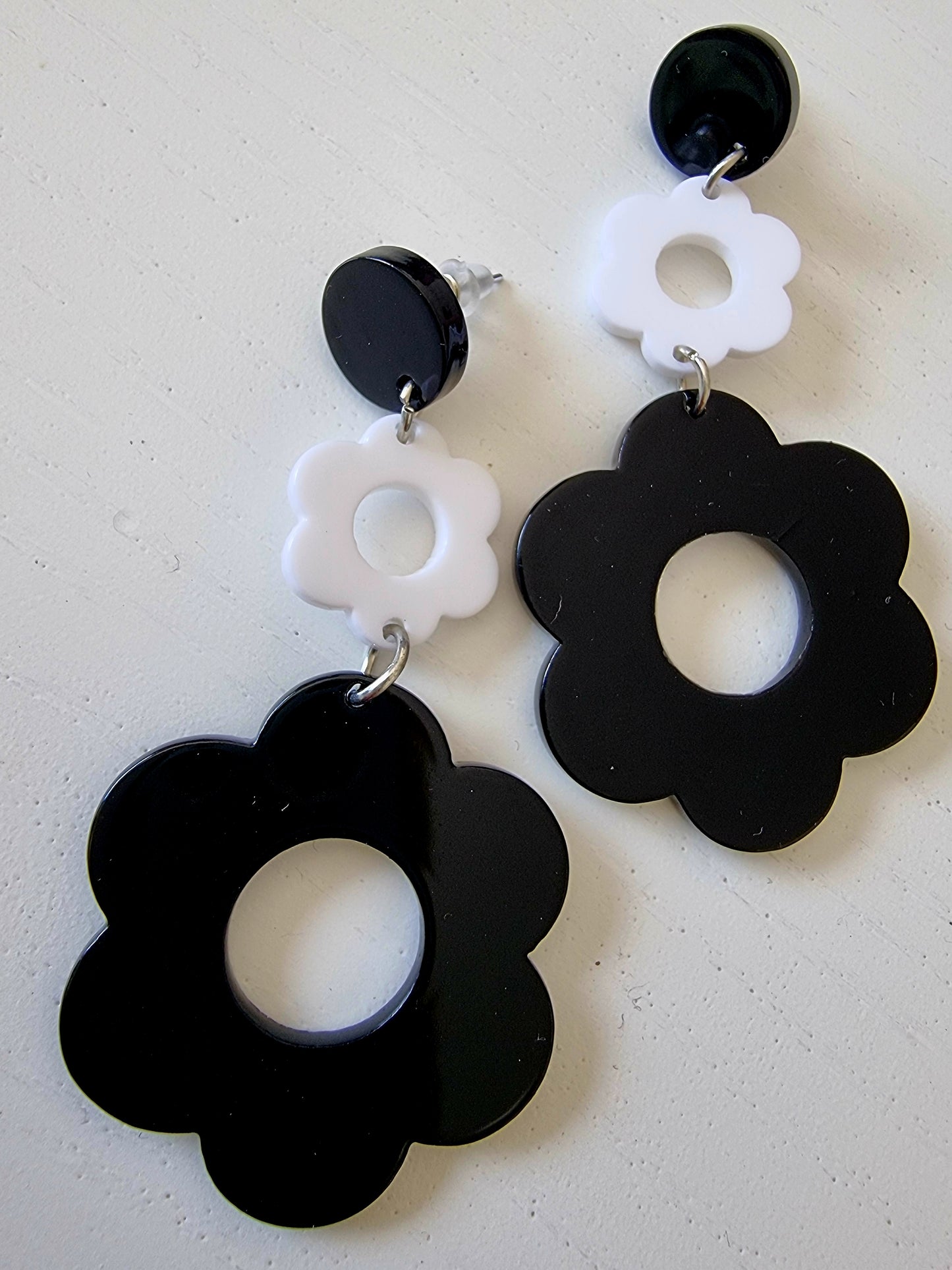 Earrings Black and white flowers