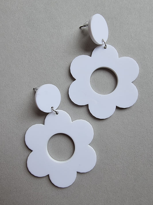 Earrings White flower