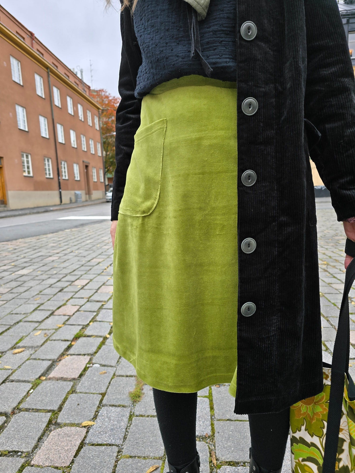 Velor skirt with pockets Forest green