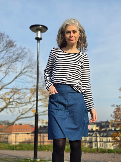 Denim skirt with pockets