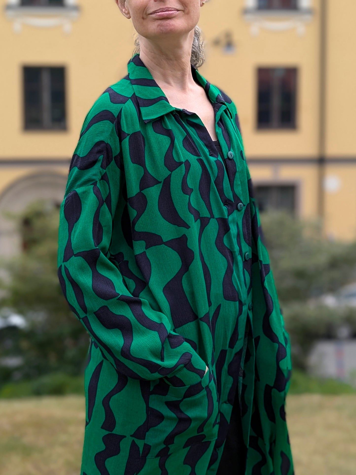 Large shirt Green graphic