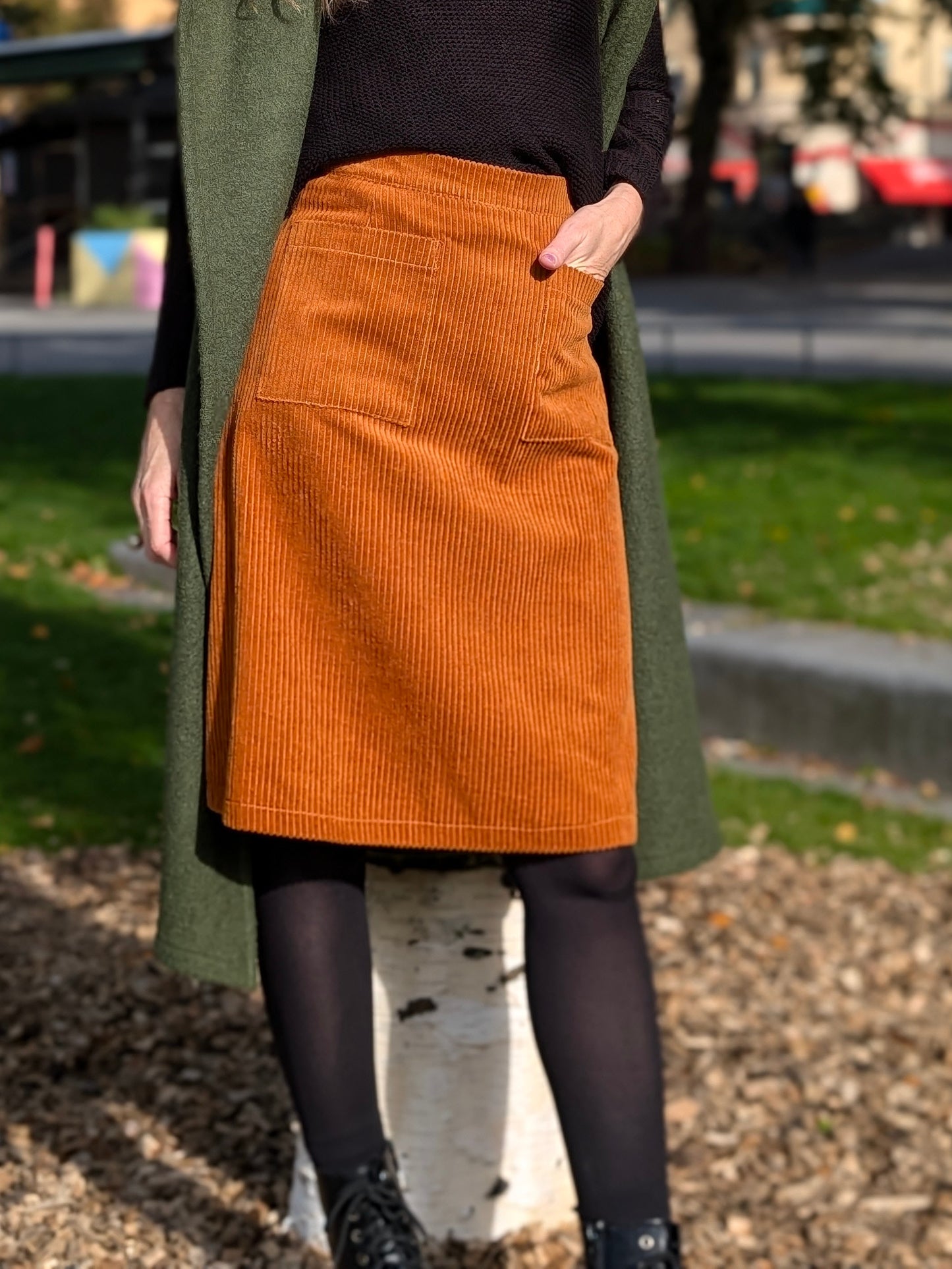 Manchester skirt with pockets Black