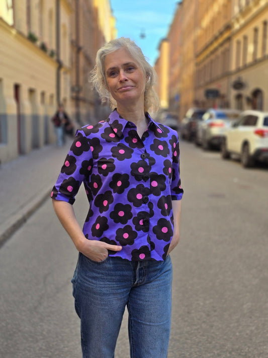 Blus Lila Retroblomma - Rino Design Sthlm