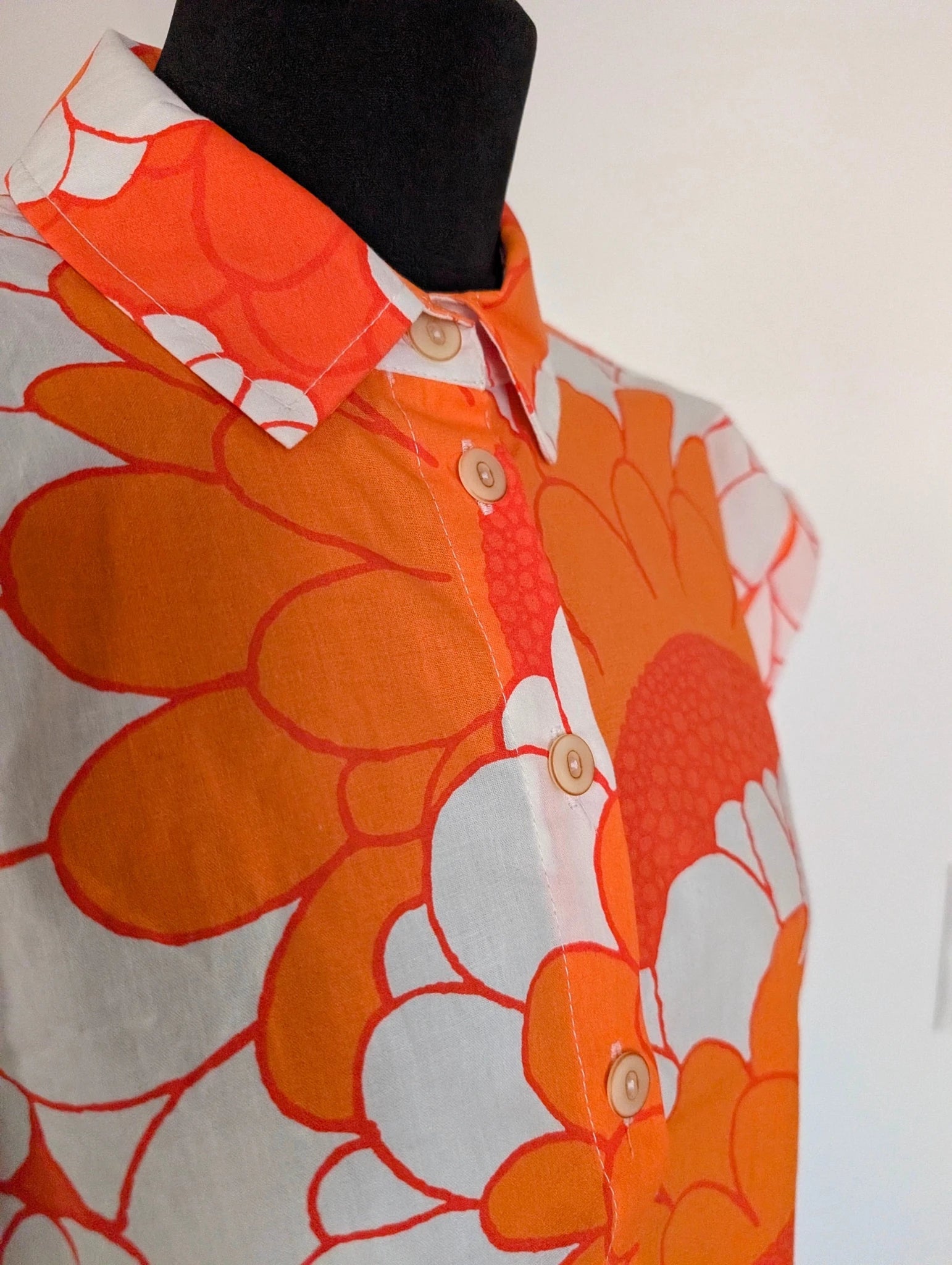 Blus Nätt Göta Orange | Rino Blus i S/M från Rino Design Sthlm