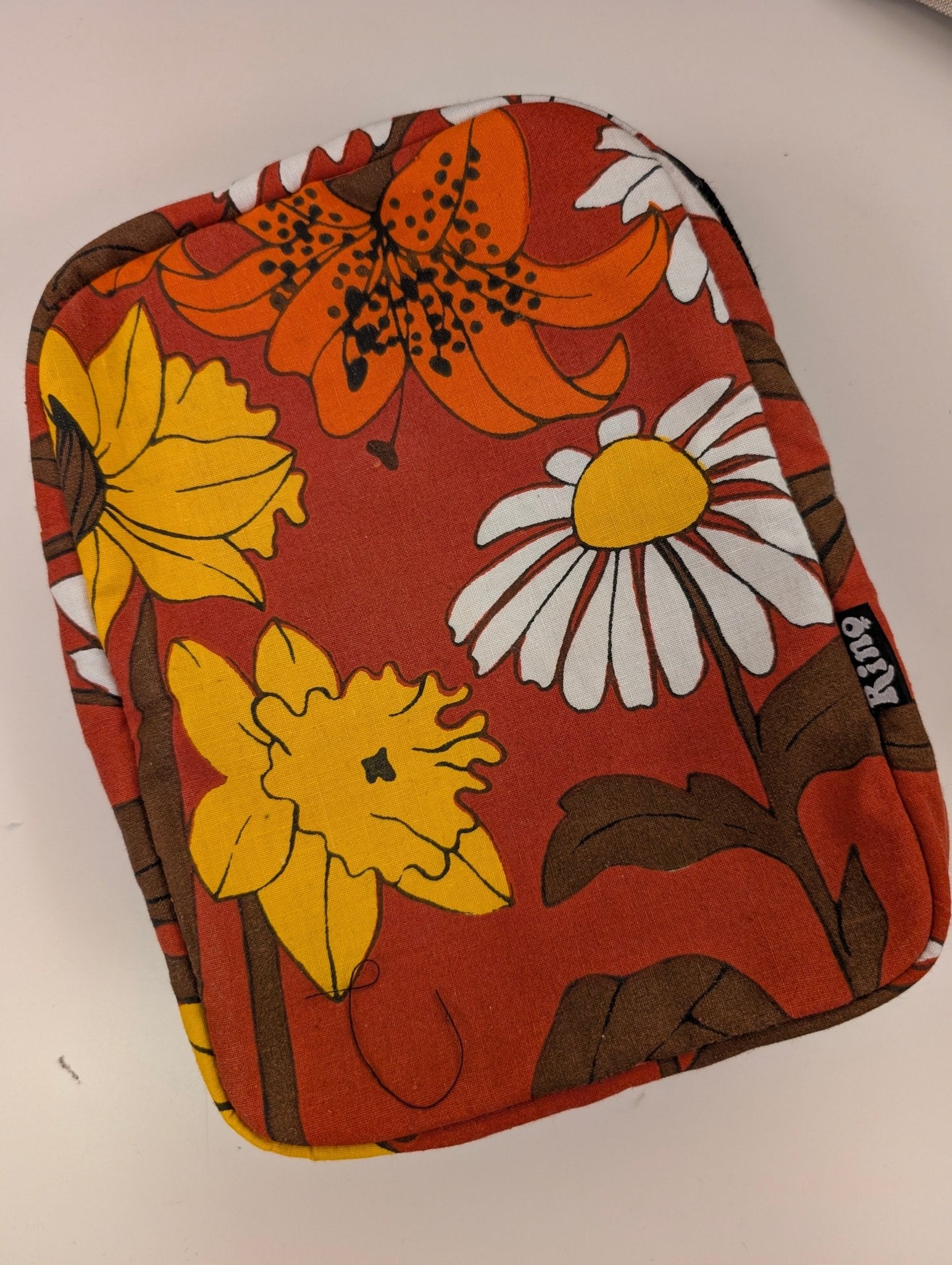 Cityväska Brun blomma retro Axelremsväska i retrotyg | Rino Axelremsväska i One size från Rino Design Sthlm