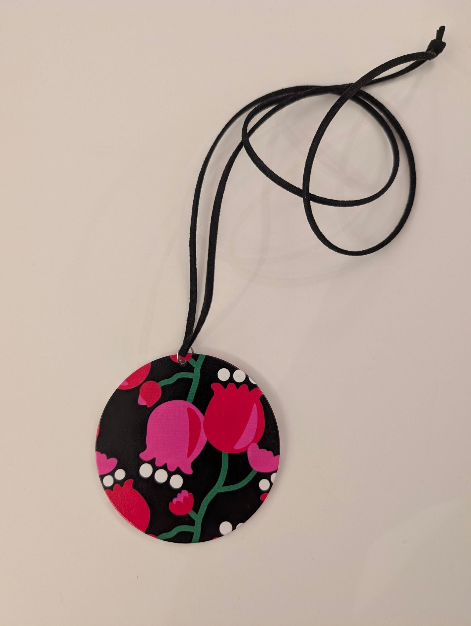 Halsband Tulpan | Rino Halsband i One size från Rino Design Sthlm