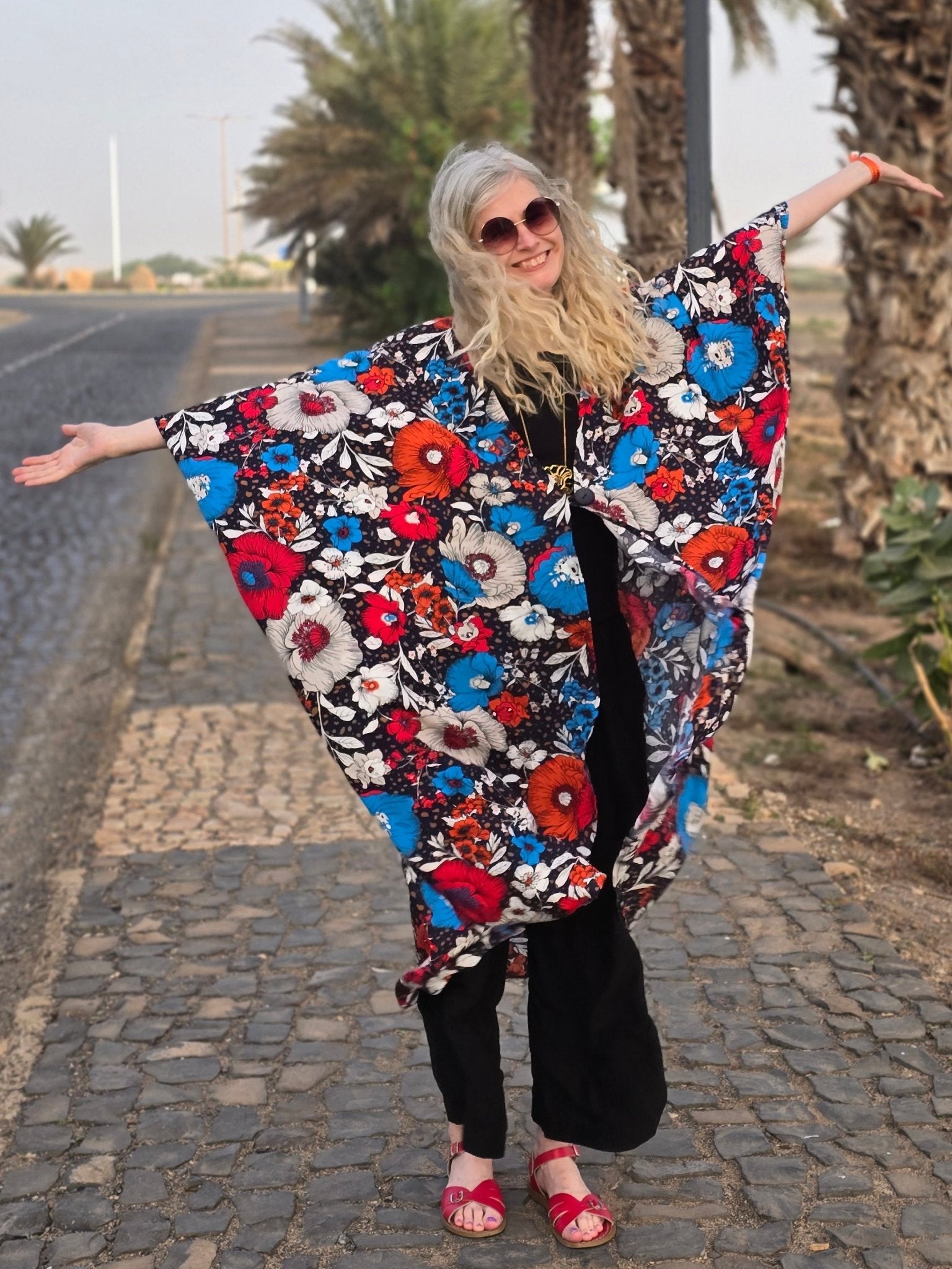 Kaftan Wonder Woman Blåröd | Rino Kaftanklänning i One size från Rino Design Sthlm