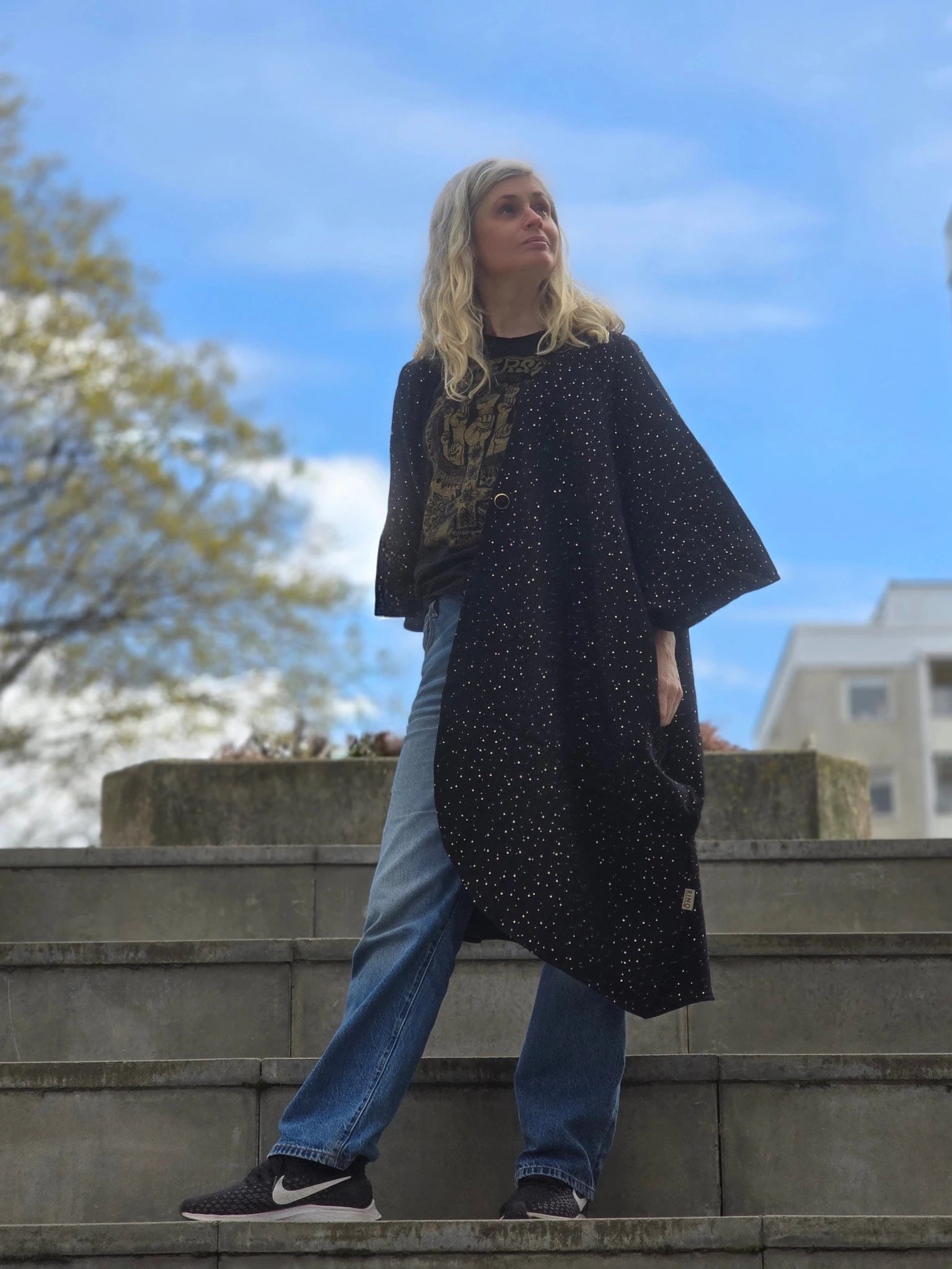 Kaftan Wonder Woman Svart guldprickar | Rino Kaftan muslin i One size från Rino Design Sthlm