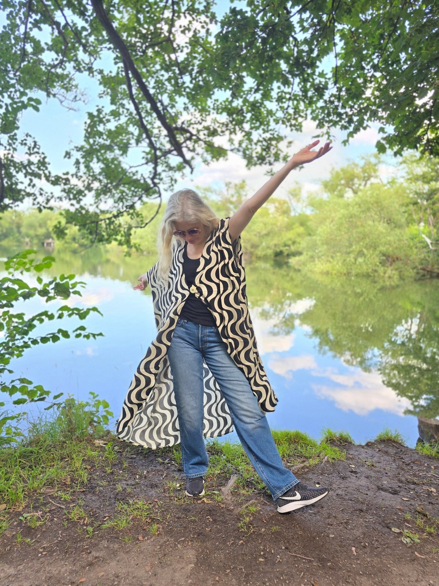 Kaftan Wonder Woman Svart/vit grafisk - Rino Design Sthlm