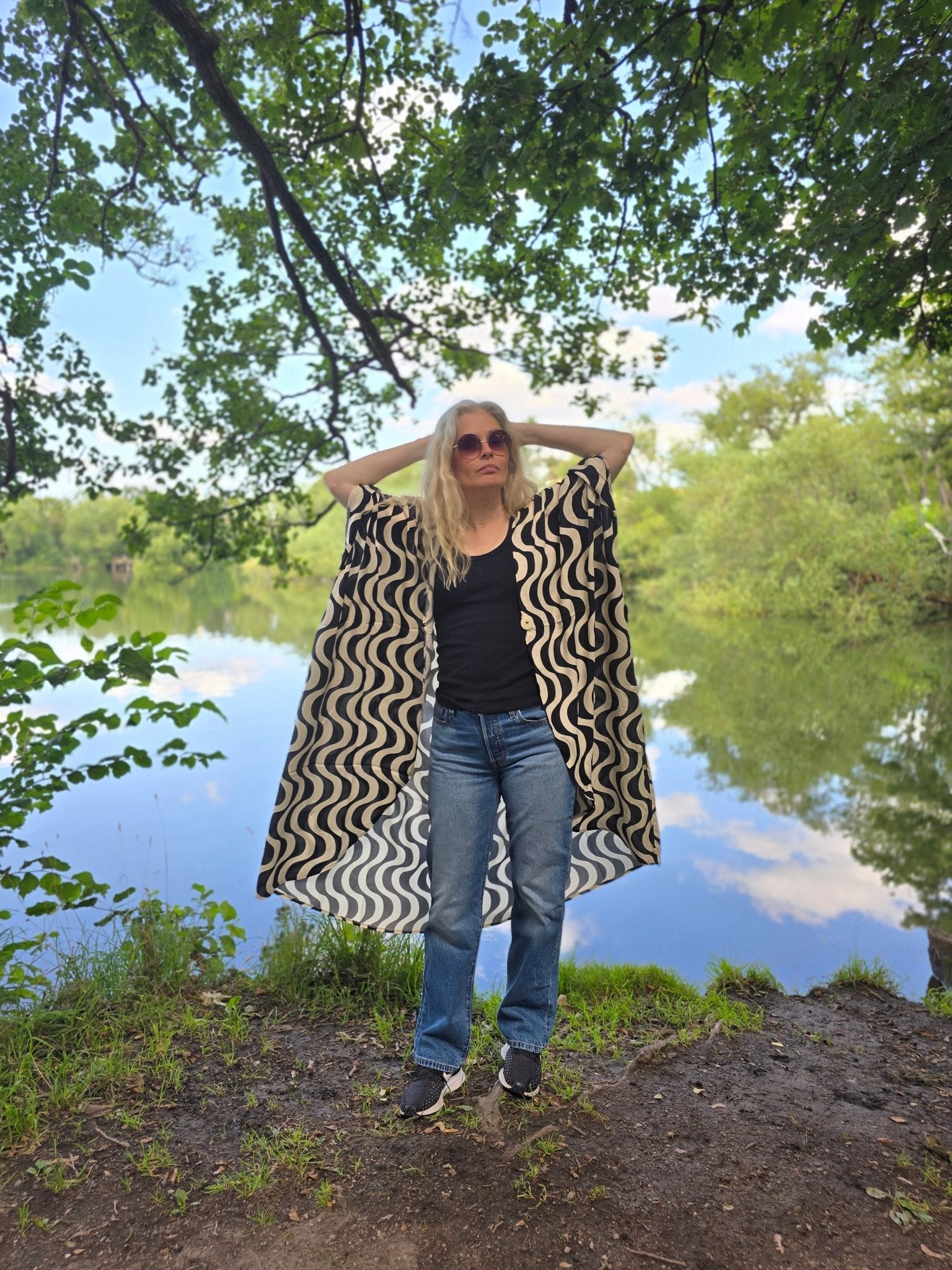 Kaftan Wonder Woman Svart/vit grafisk - Rino Design Sthlm