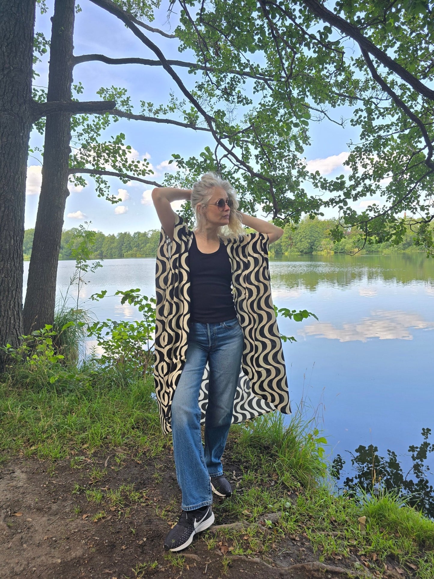 Kaftan Wonder Woman Svart/vit grafisk - Rino Design Sthlm
