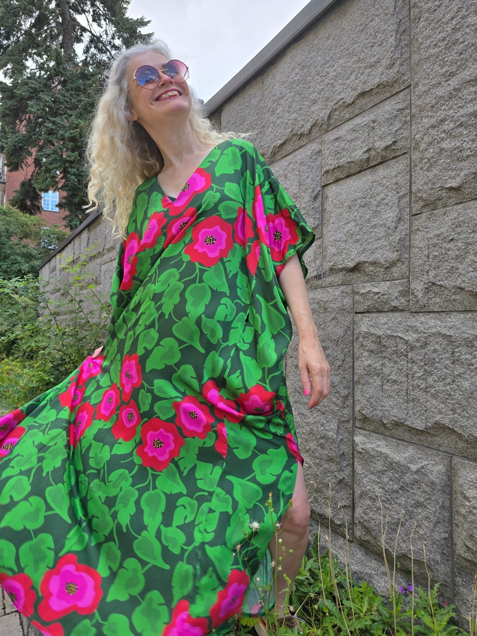 Kaftanklänning Multi Törnrosa | Rino Klänning i One size från Rino Design Sthlm