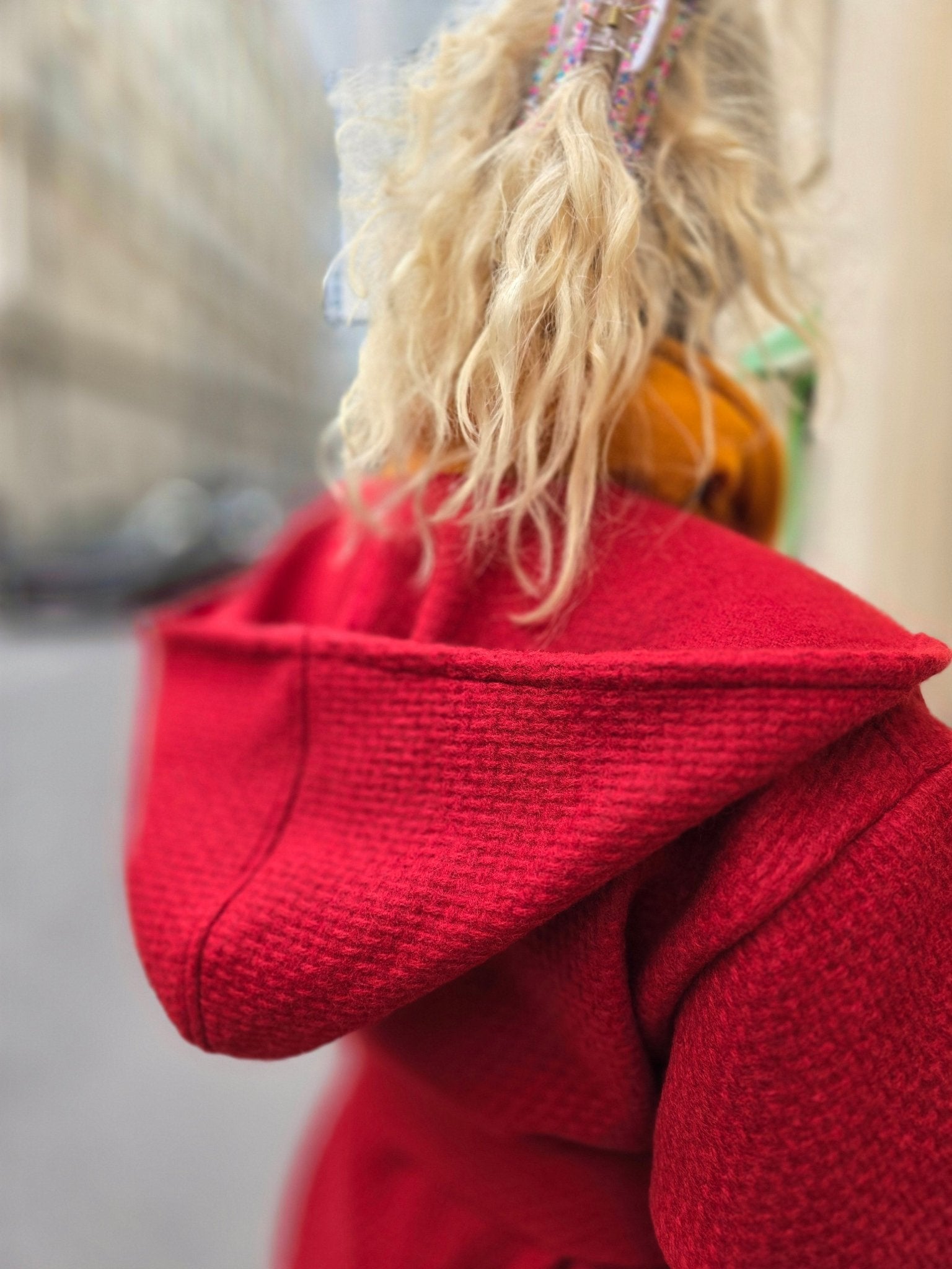 Kappa Rödluvan Röd ull | Rino Kappa ull i S/M från Rino Design Sthlm