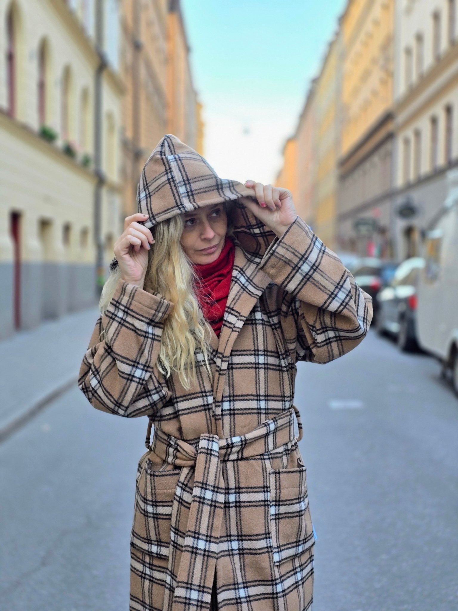 Kappa Rödluvan Rutig | Rino Kappa ull i S/M från Rino Design Sthlm