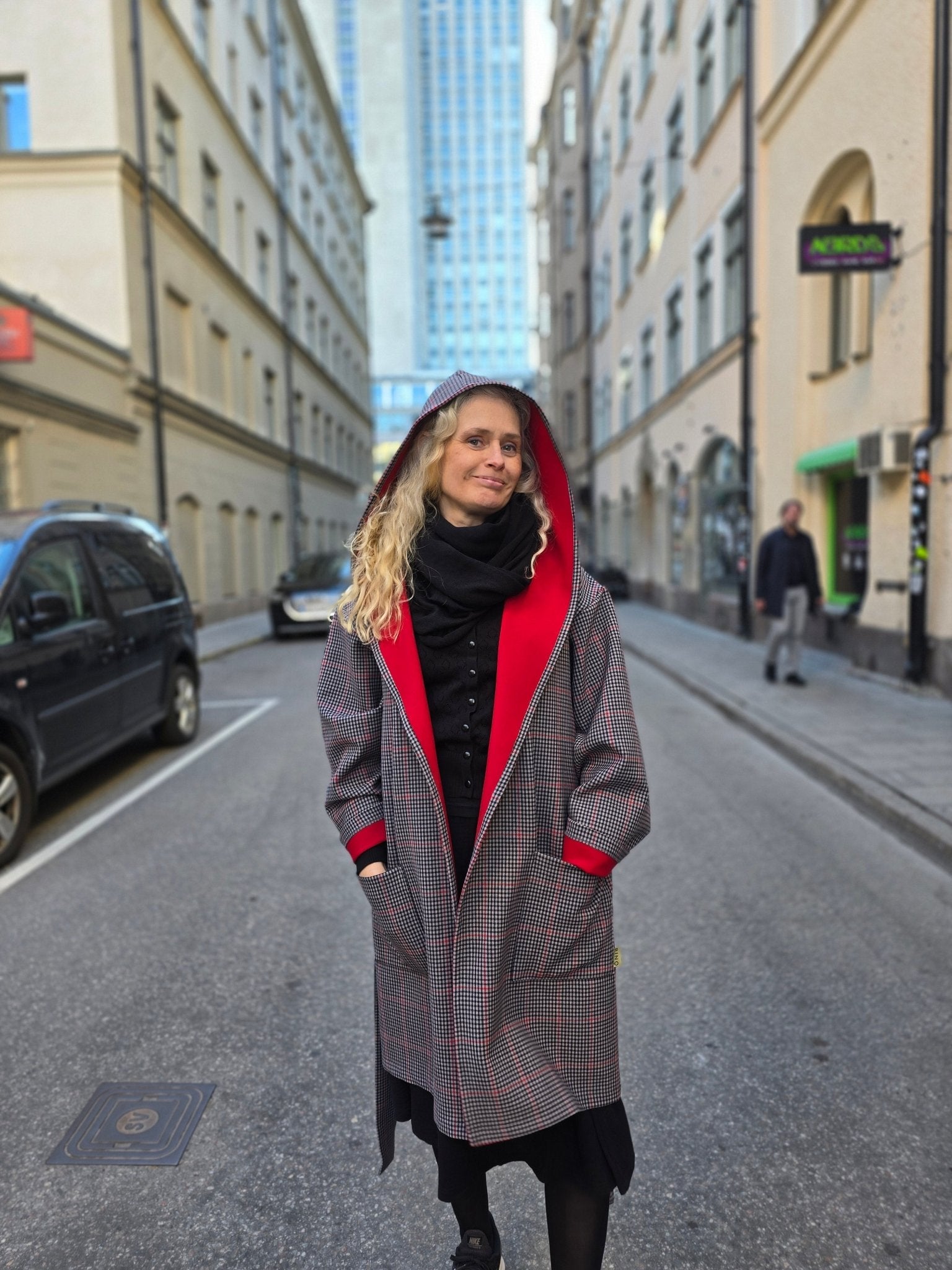 Kappa Rödluvan Svart/röd rutig | Rino Kappa ull i S/M från Rino Design Sthlm