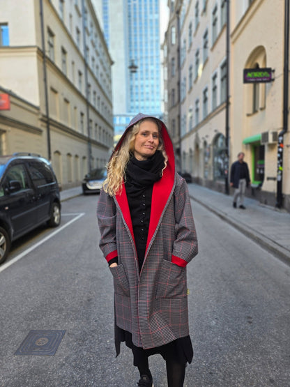 Kappa Rödluvan Svart/röd rutig - Rino Design Sthlm