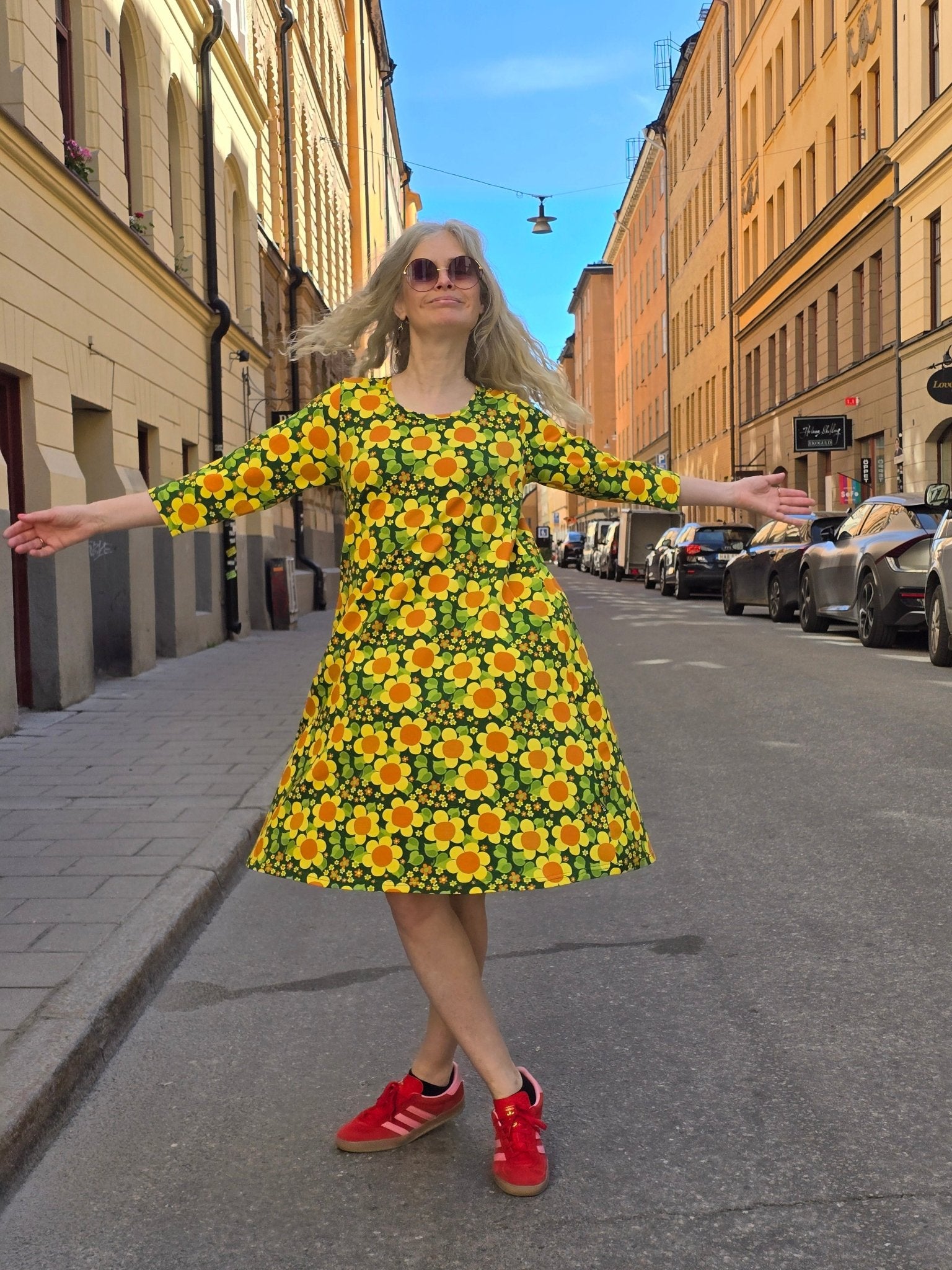 Klänning A - linje Solblomma Gul | Rino Klänning i S från Rino Design Sthlm
