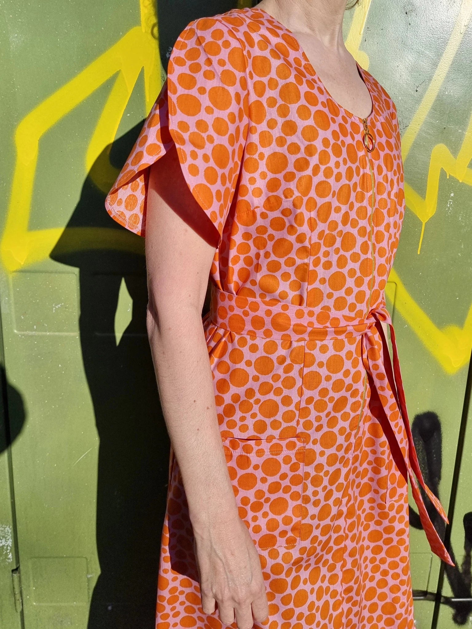 Långklänning Linnea orangerosa prick| Rino Klänning i S från Rino Design Sthlm