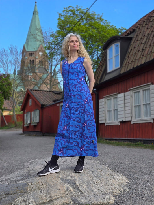 Lång Linneklänning i blått - Rino Design Sthlm