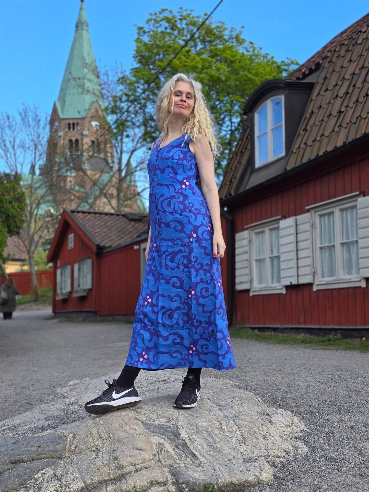 Lång Linneklänning i blått - Rino Design Sthlm