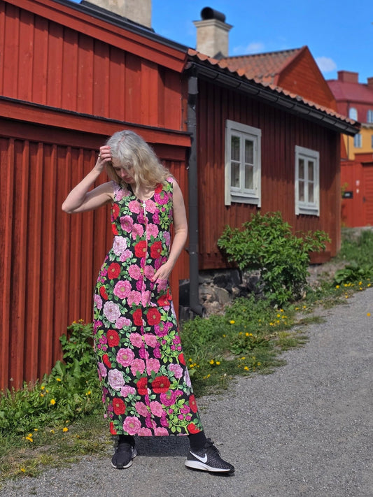 Lång Linneklänning Rosor - Rino Design Sthlm