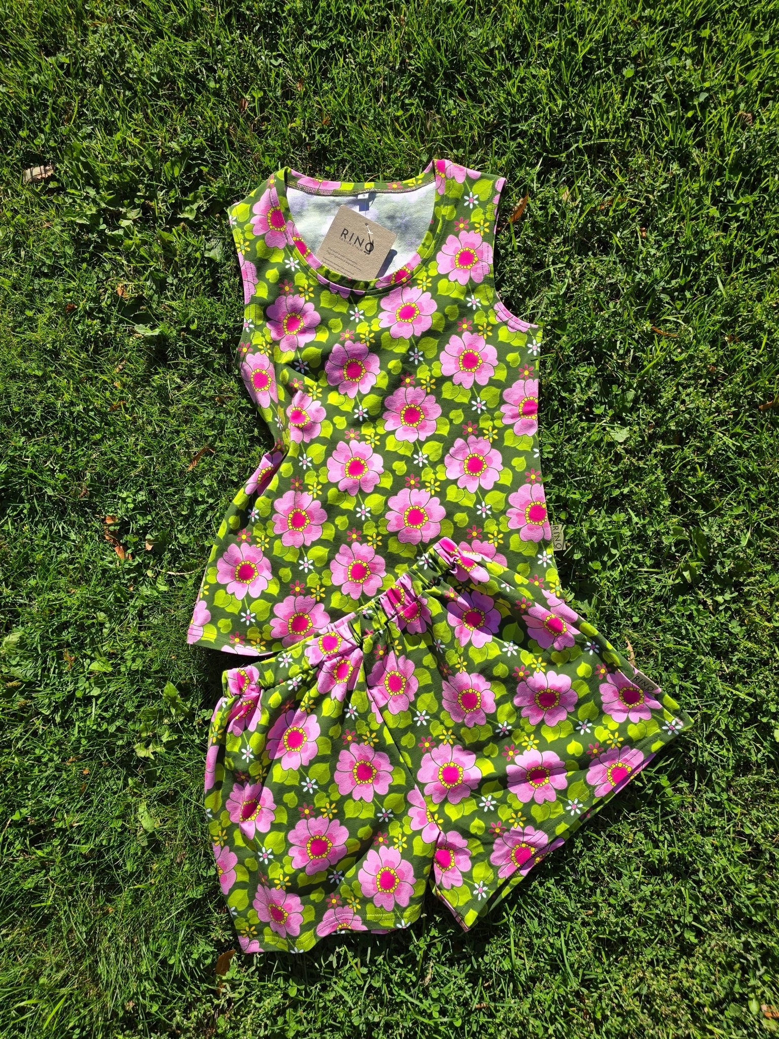 Linne & Shorts Nypon | Rino Set i S från Rino Design Sthlm