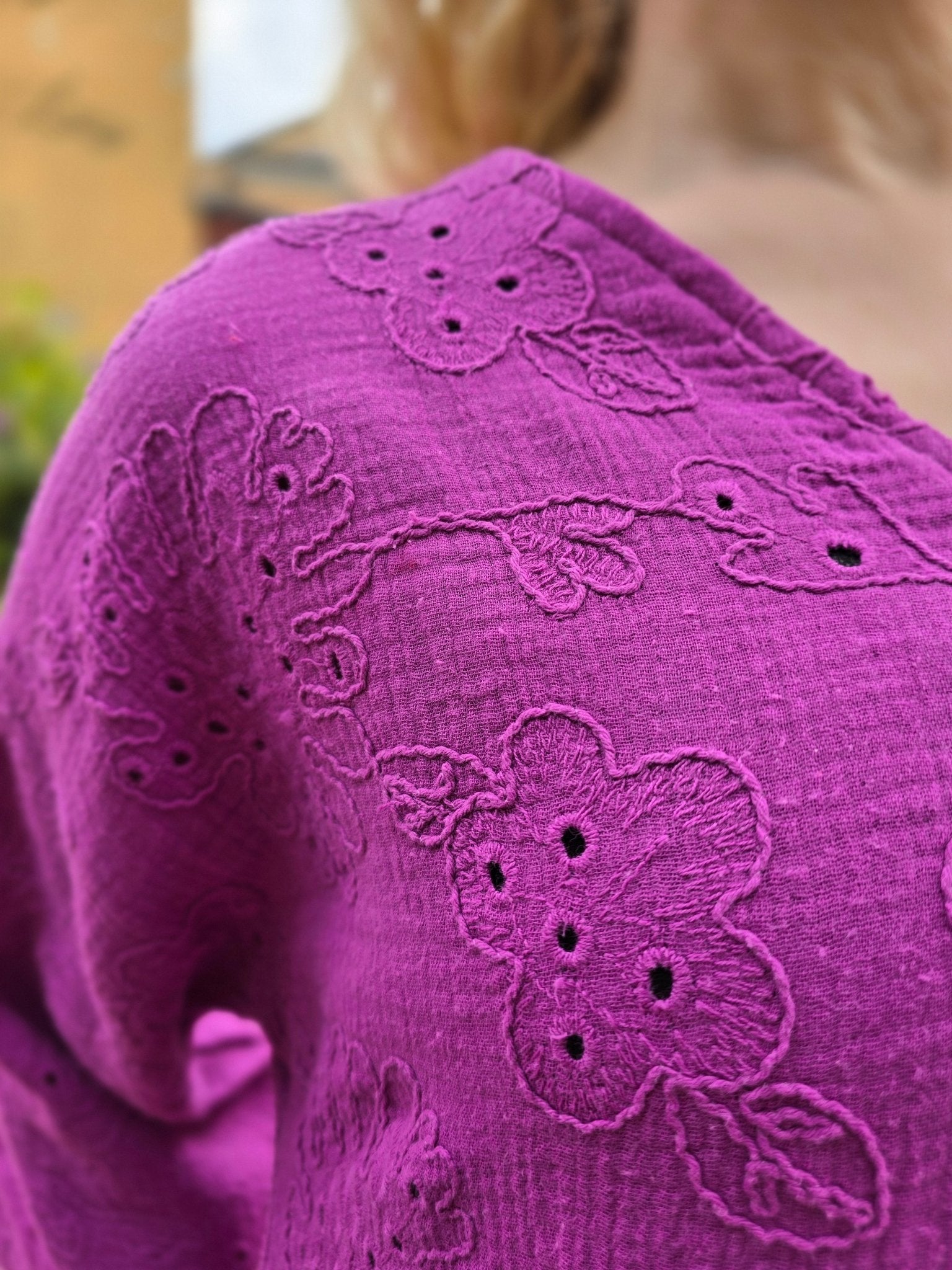 Klänning Vera Lila brodyr | Rino Klänning i S från Rino Design Sthlm