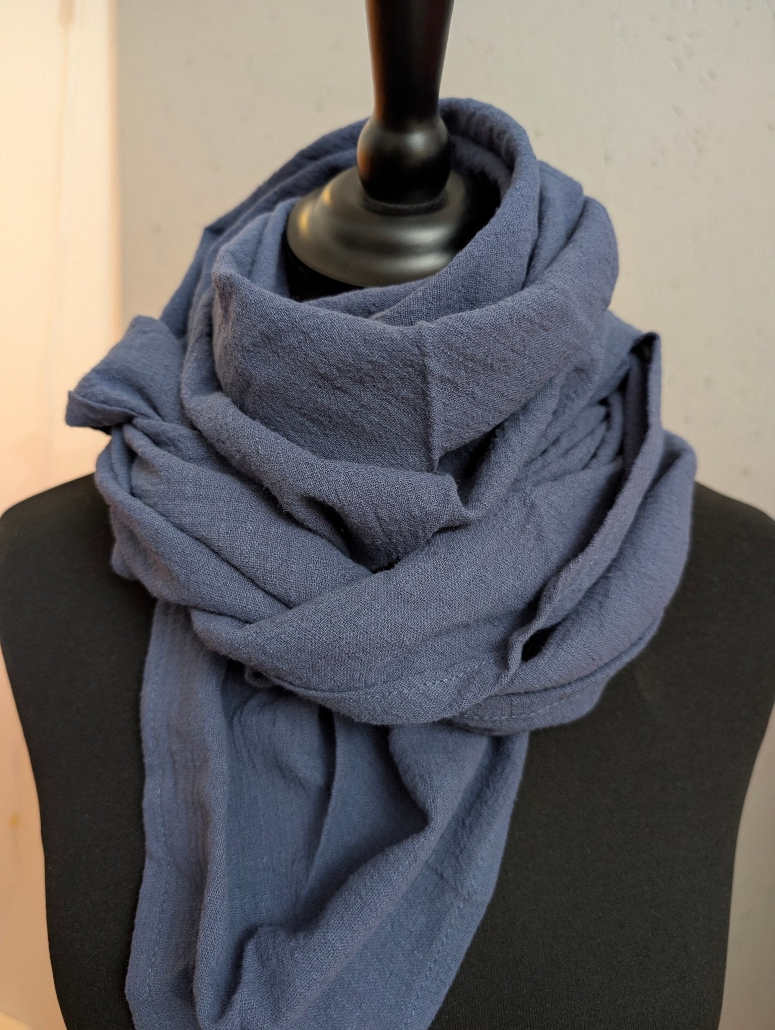 Muslinsjal Trekant Jeansblå | Rino Sjal i One size från Rino Design Sthlm