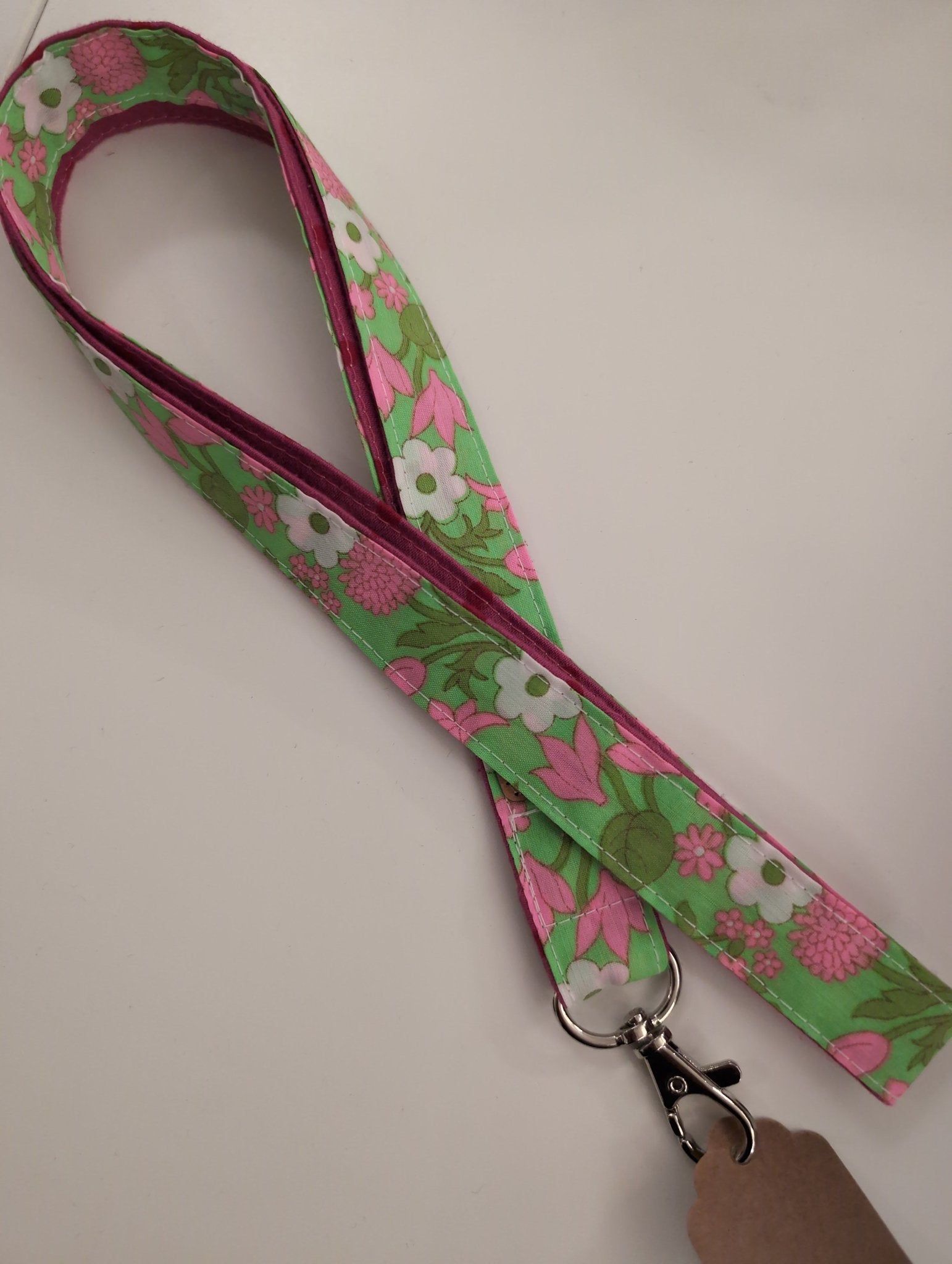 Nyckelband retro grön rosa | Rino Nyckelband i One size från Rino Design Sthlm