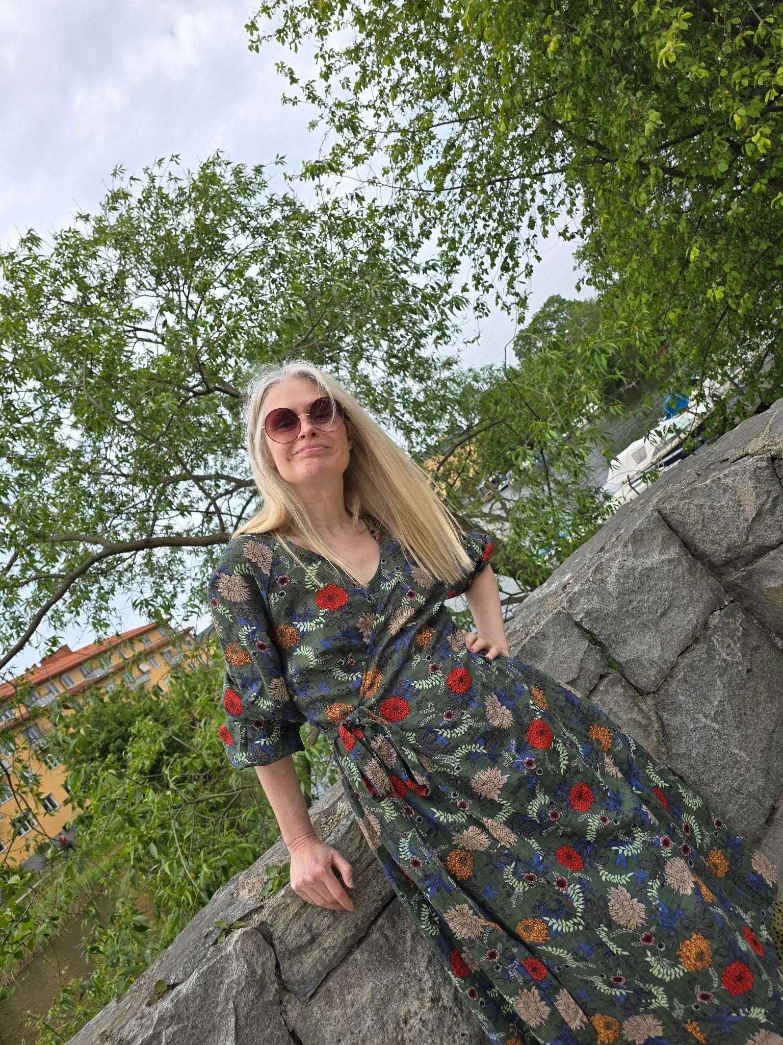 Omlottklänning Mörkgrön sval sommarklänning - Rino Design Sthlm