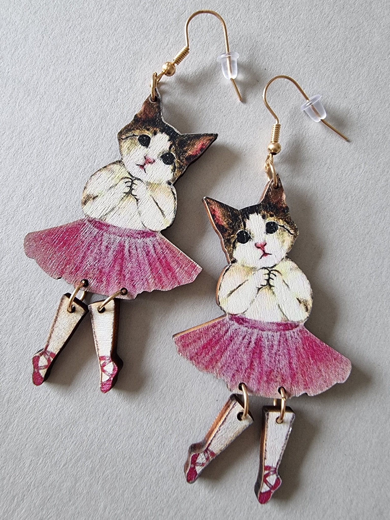 Örhängen Ballerinakatt | Rino Örhängen i One size från Rino Design Sthlm