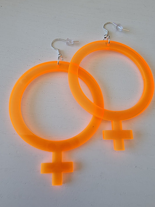 Örhängen feminist Orange - Rino Design AB