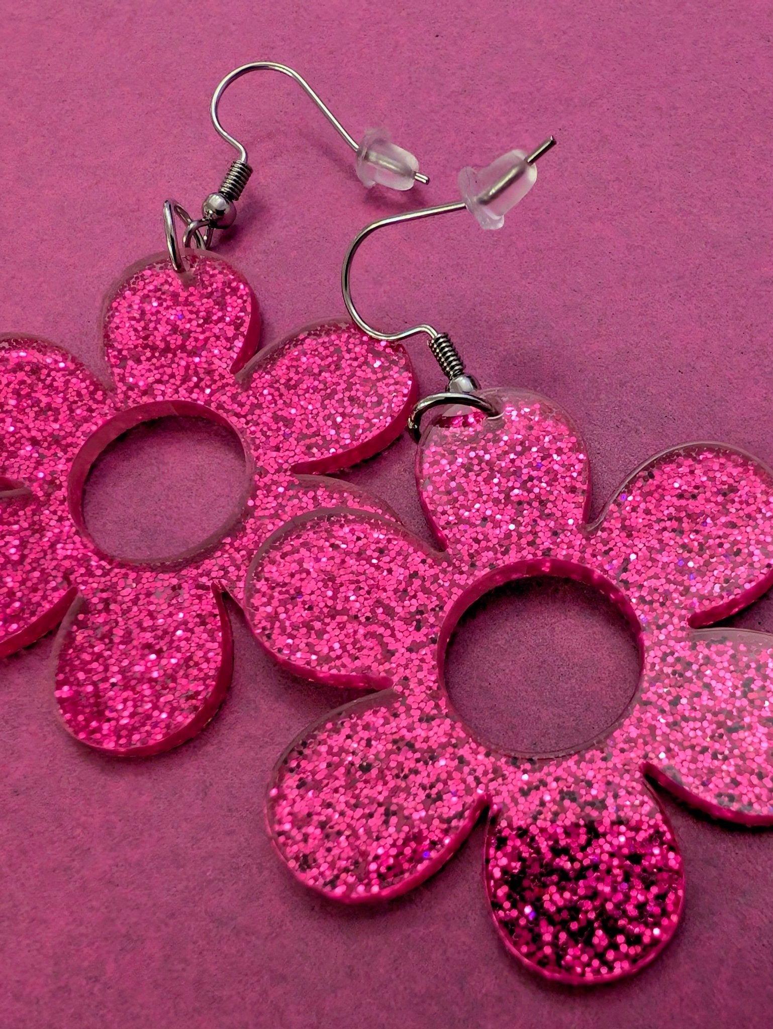 Örhängen Flower Power Cerise glitter by Rino - Rino Design Sthlm