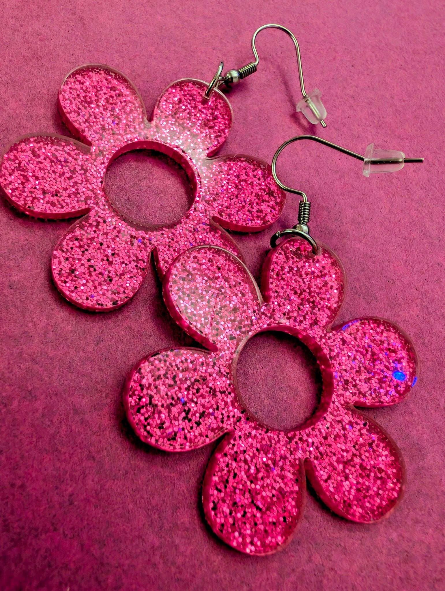 Örhängen Flower Power Cerise glitter by Rino - Rino Design Sthlm