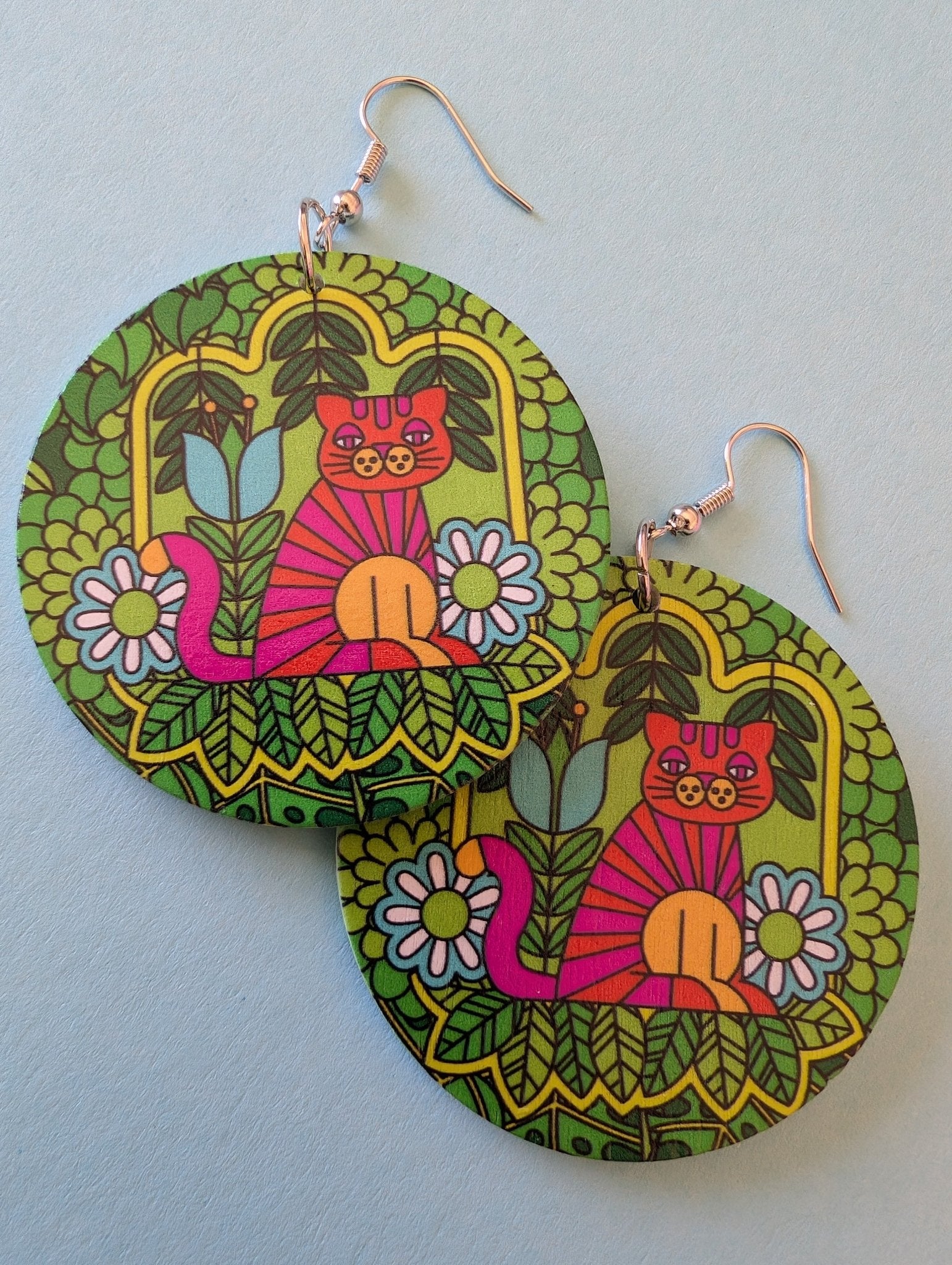 Örhängen Katt cerise design | Rino Örhängen i One size från Rino Design Sthlm