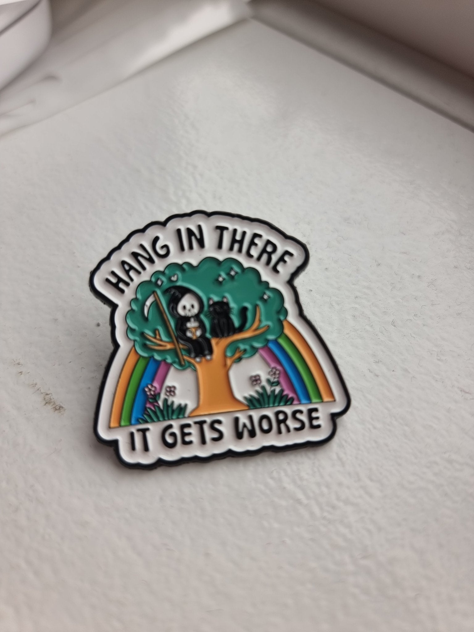 Pin It gets worse Pins i One size från Rino Design Sthlm