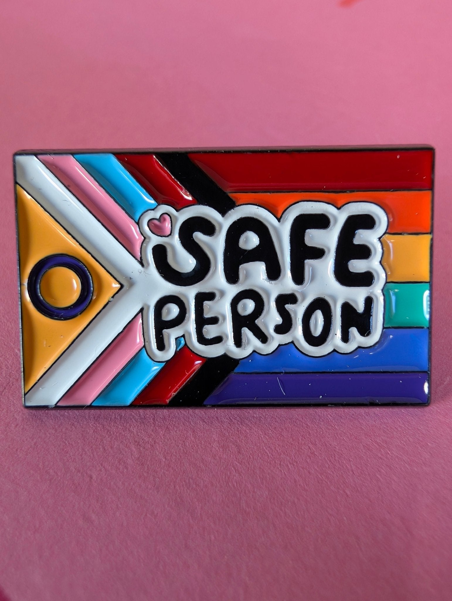 Pin Safe person Pins i One size från Rino Design Sthlm