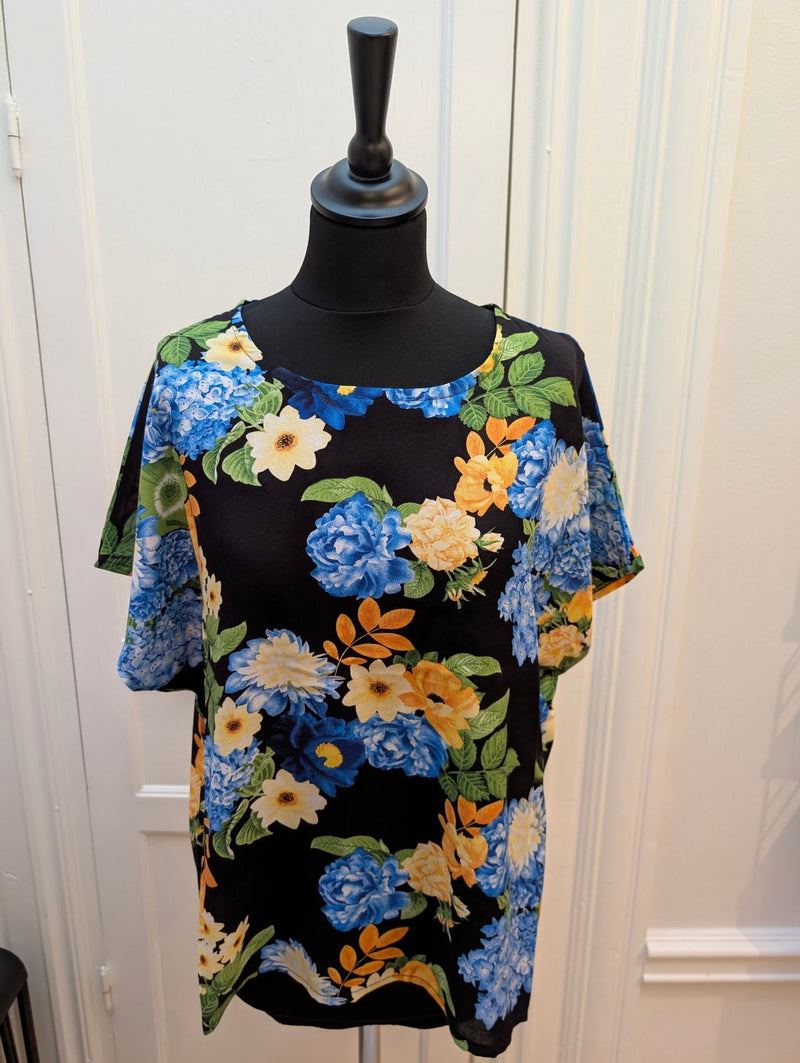 Box - blus dam Blommor | Rino Box - blus i S/M från Rino Design Sthlm