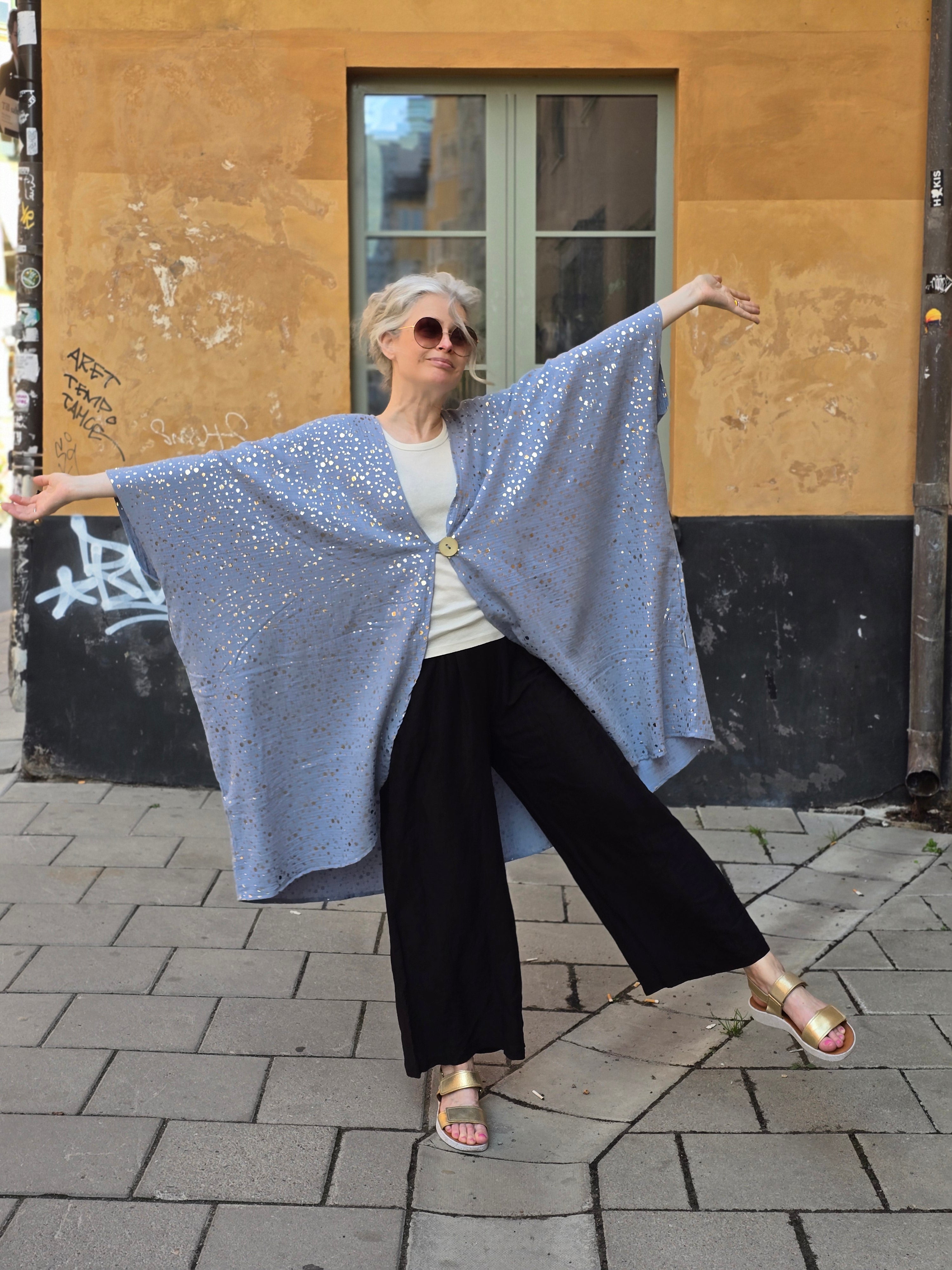 Kaftan Wonder Woman Ljusblå guldprickar | Rino